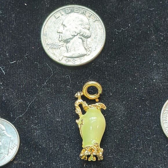 JOAN RIVERS Petite Charm/Pendant - Picture 3 of 4